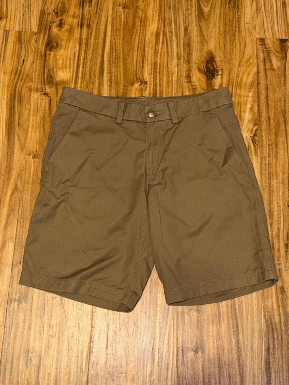 lululemon athletica Men's 30 small commission shorts khaki tan Flat Front chino